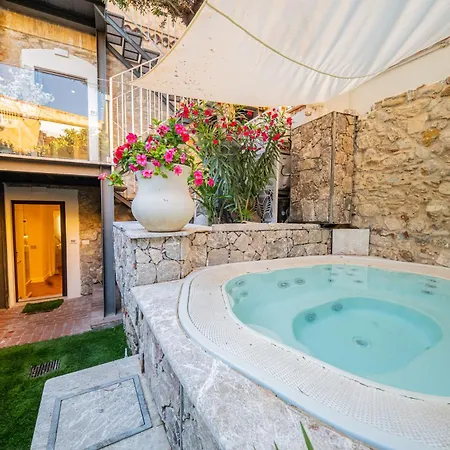 Al Duomo Private فيلة تاورمينا